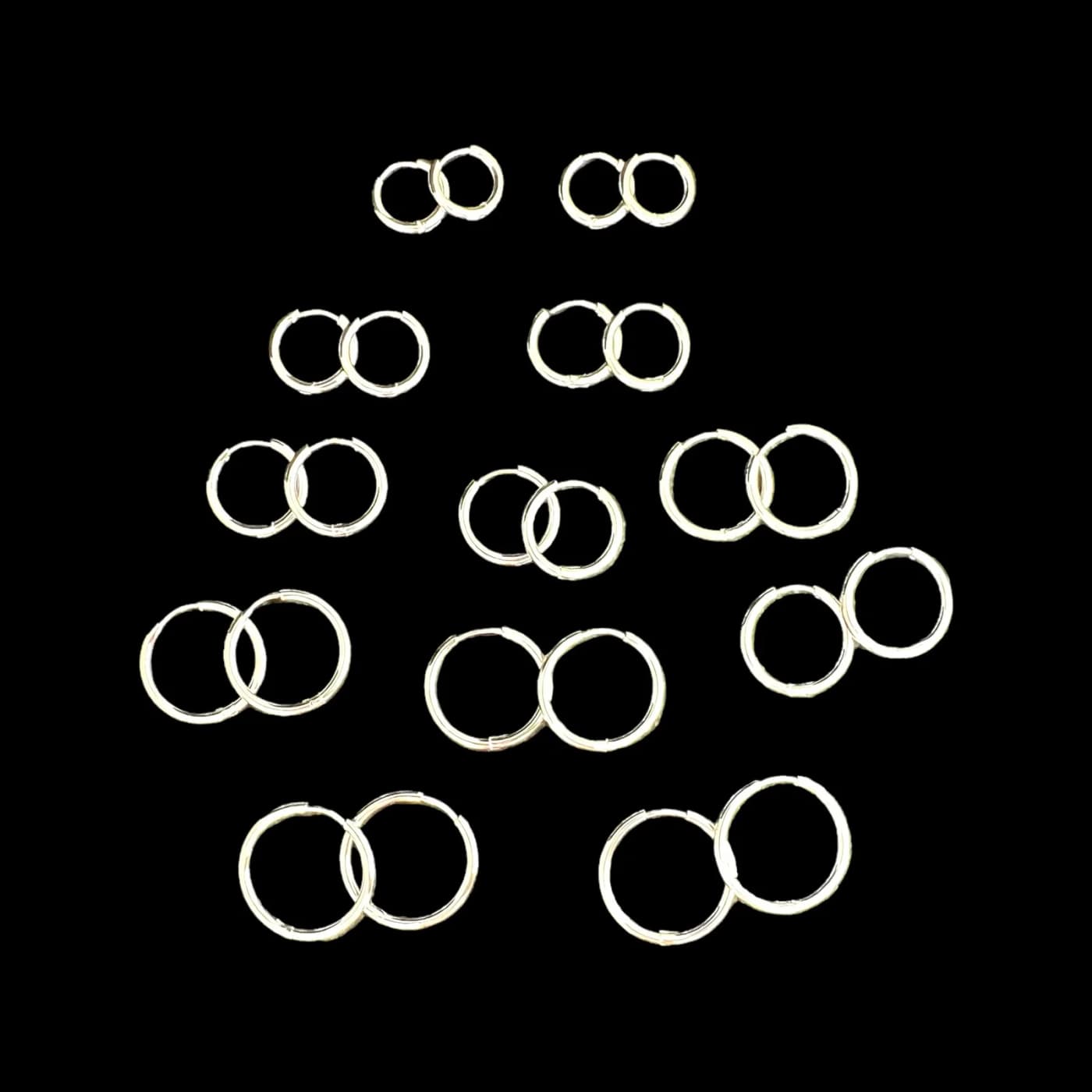 pack 12 pares de aros blanco (2x8mm, 2x10mm, 2x12mm, 2x15mm, 2x20mm, 2x25mm)
