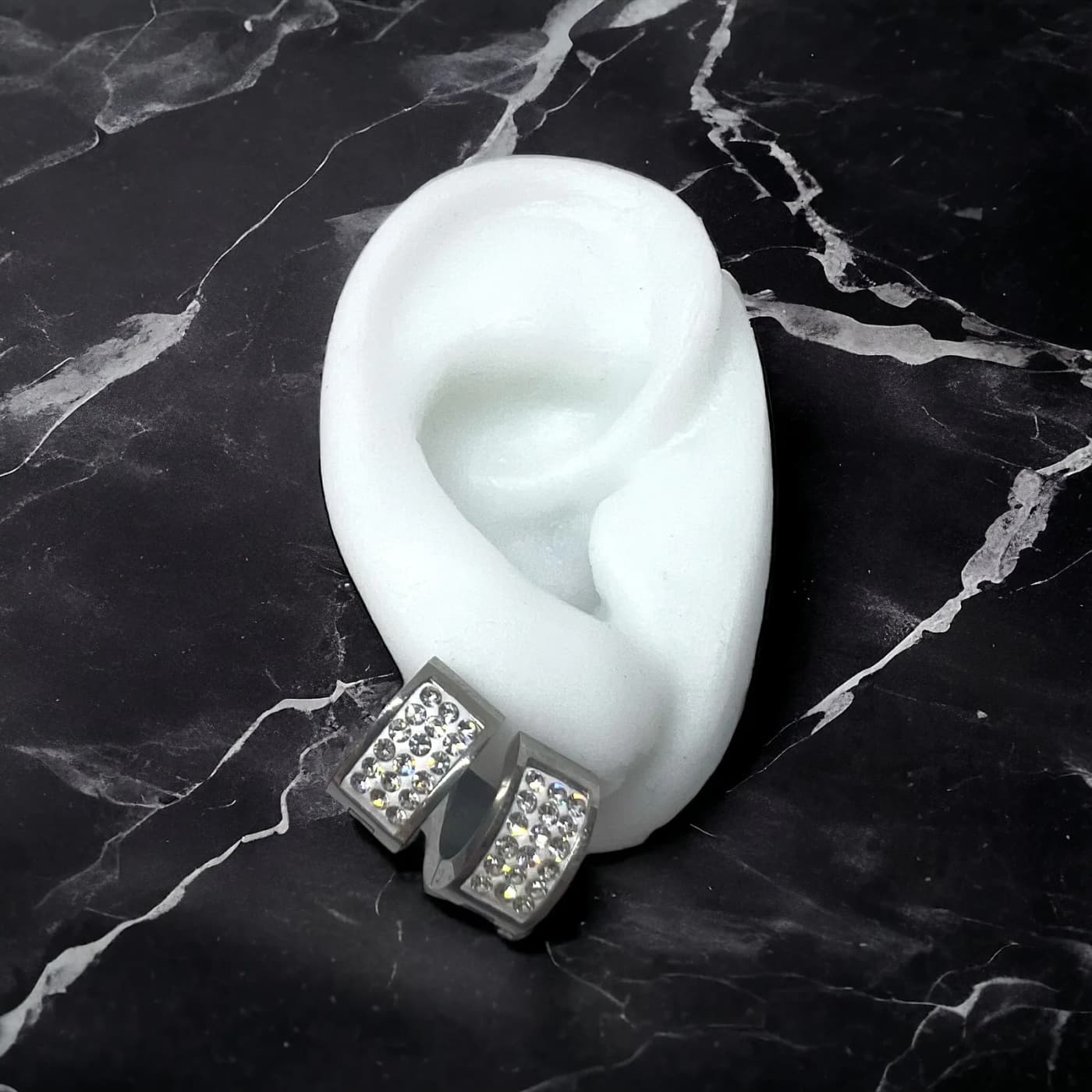 Aritos de plata con joyas