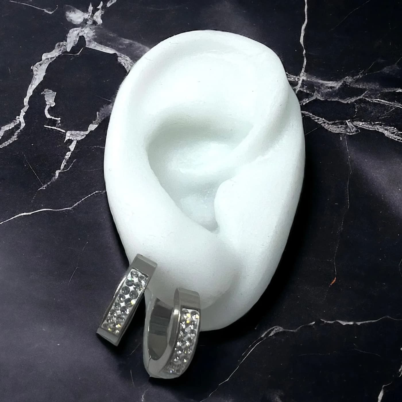 Aritos de plata con joyas