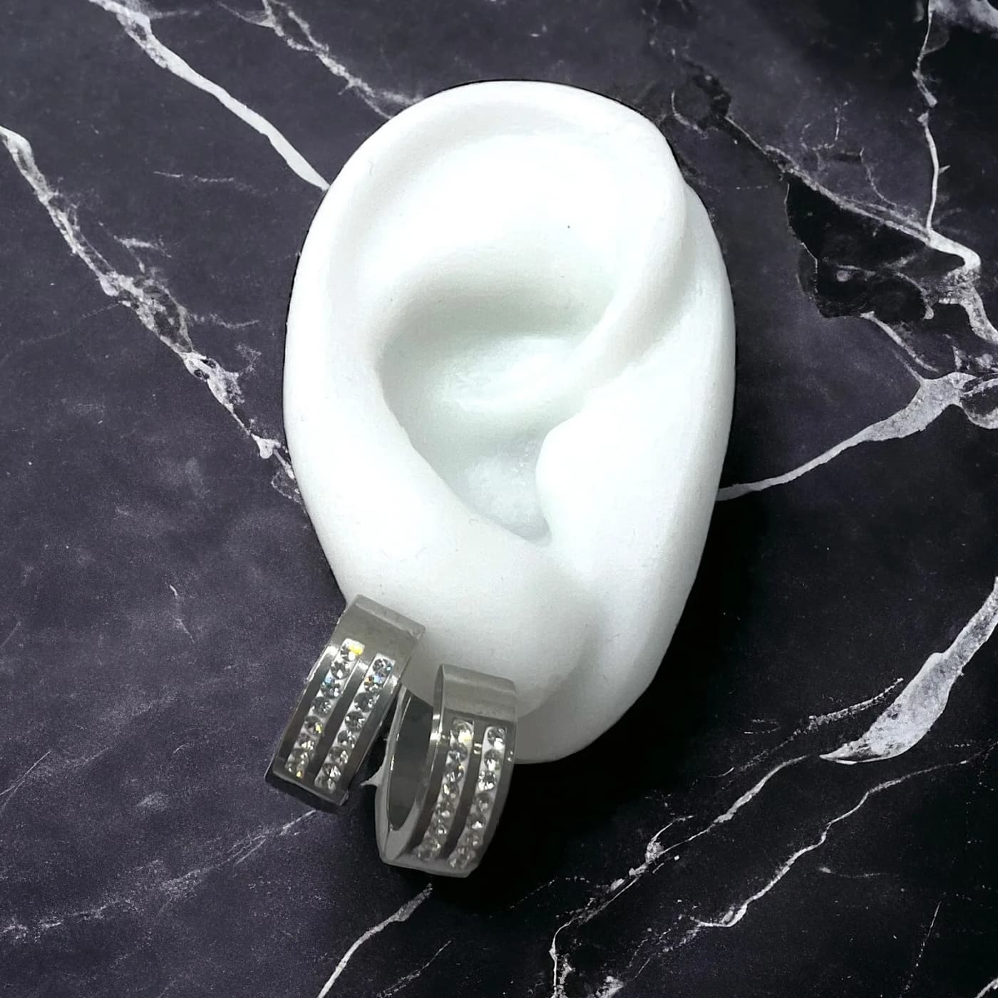 Aritos de plata con joyas