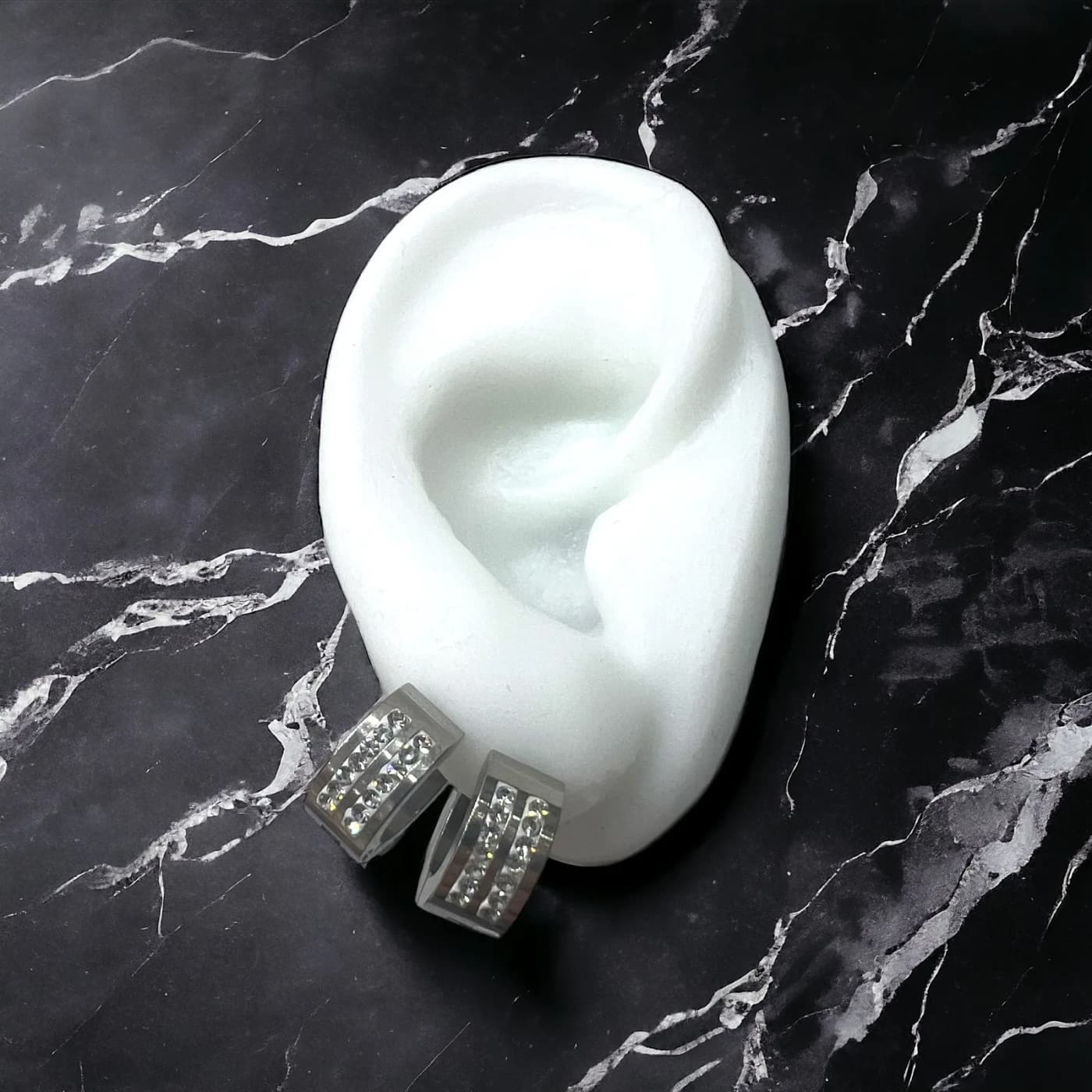 Aritos de plata con joyas