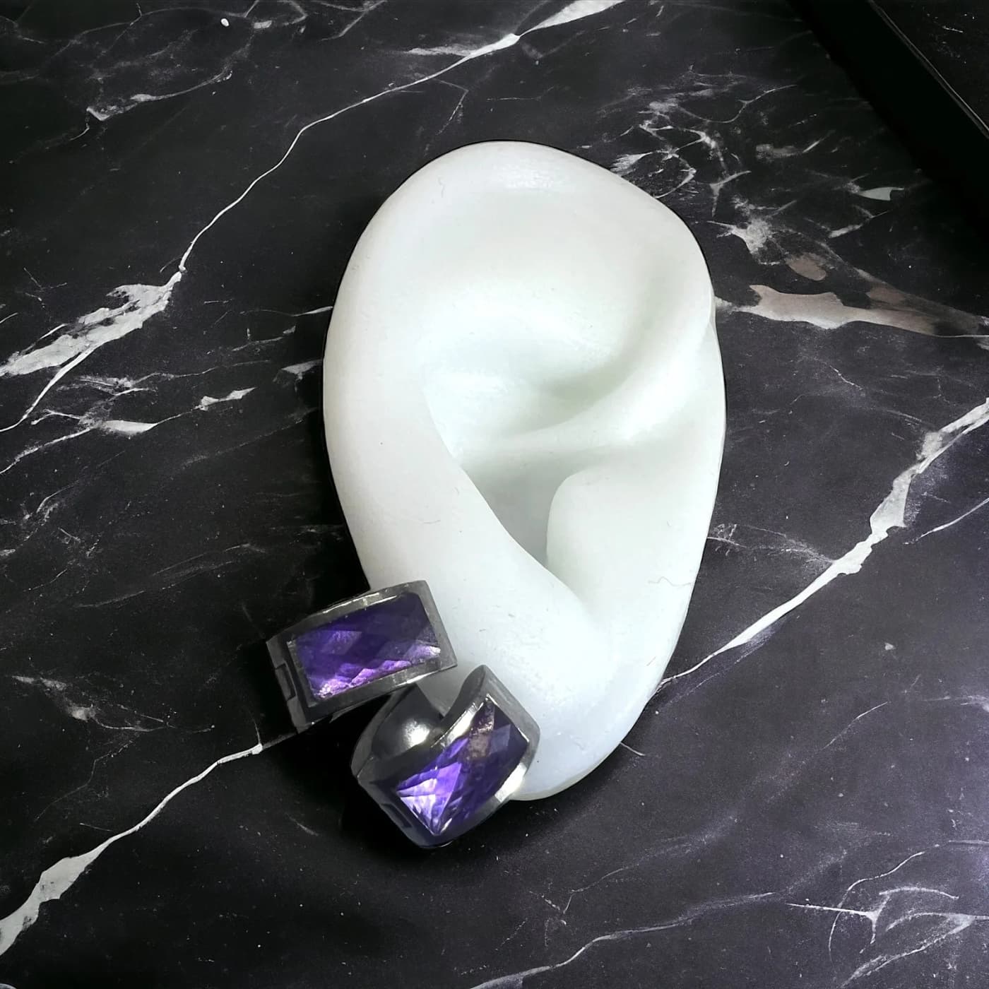 Aritos de plata con joyas violeta