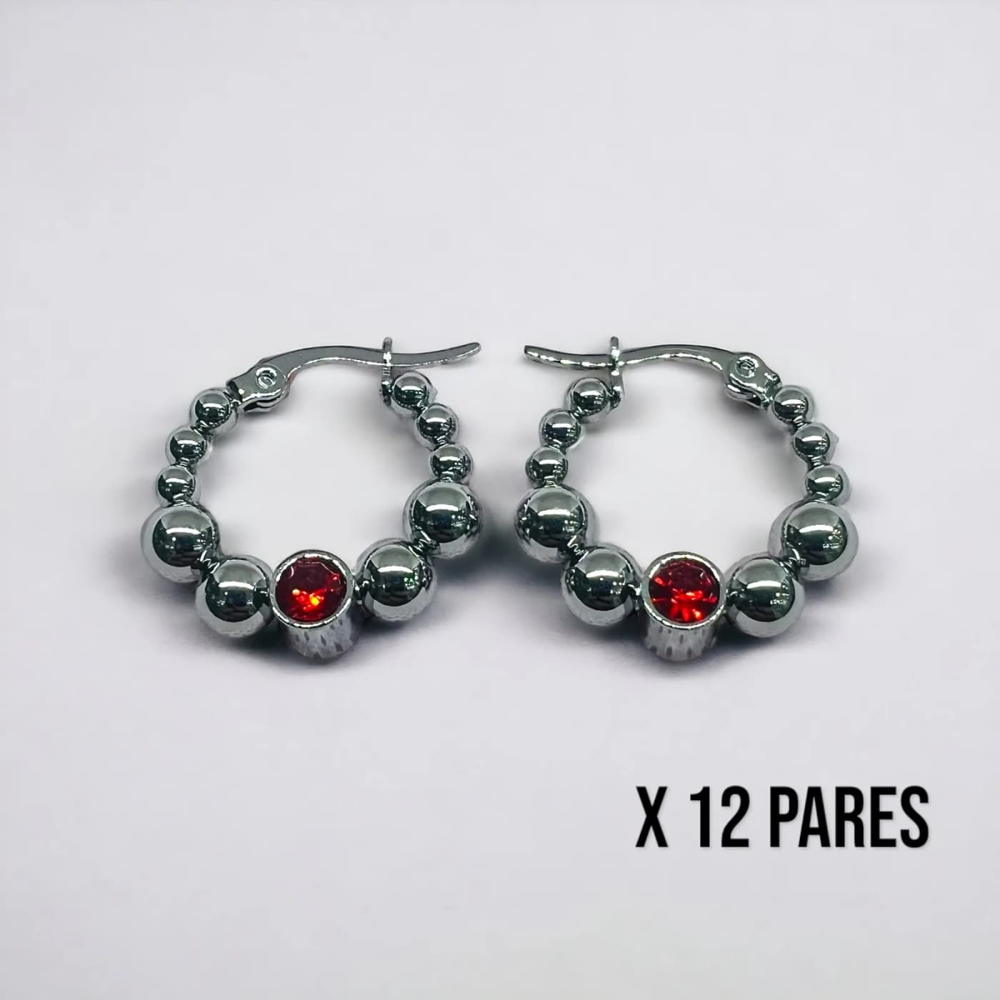 Pack 12 aritos plata con joya rojo (20mm)