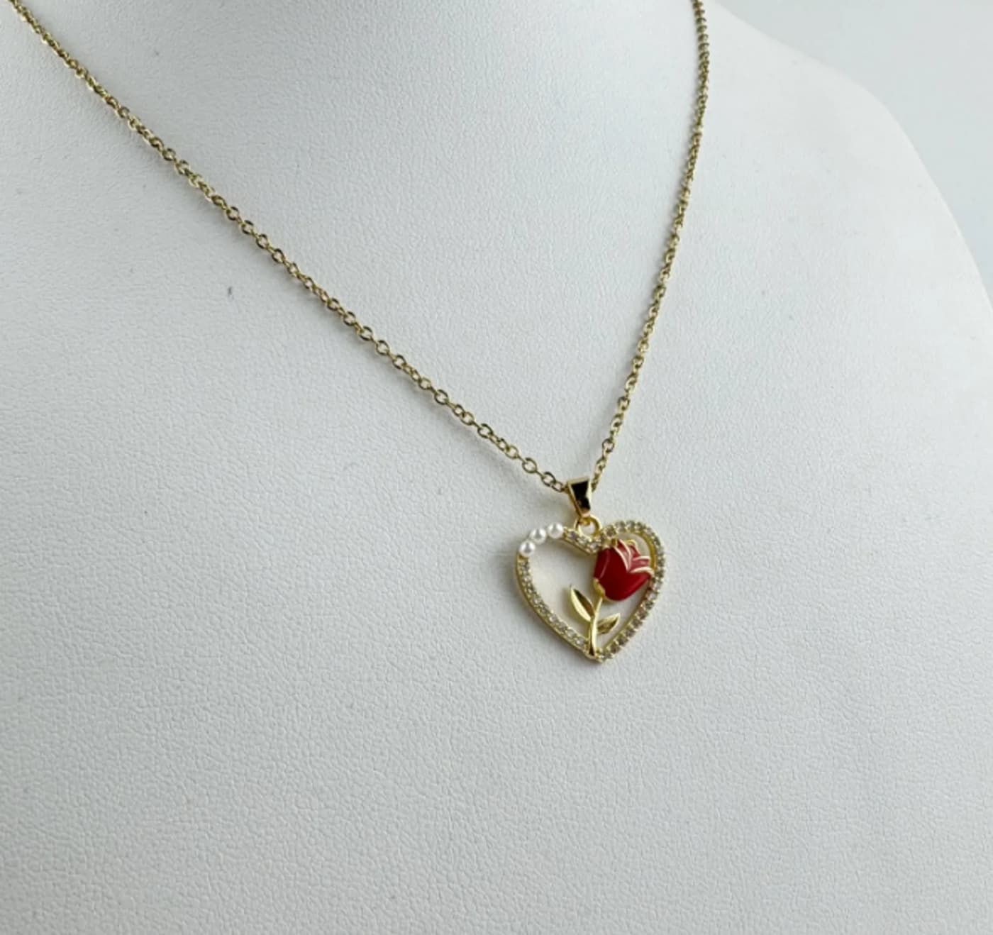 collar con corazon y rosa do