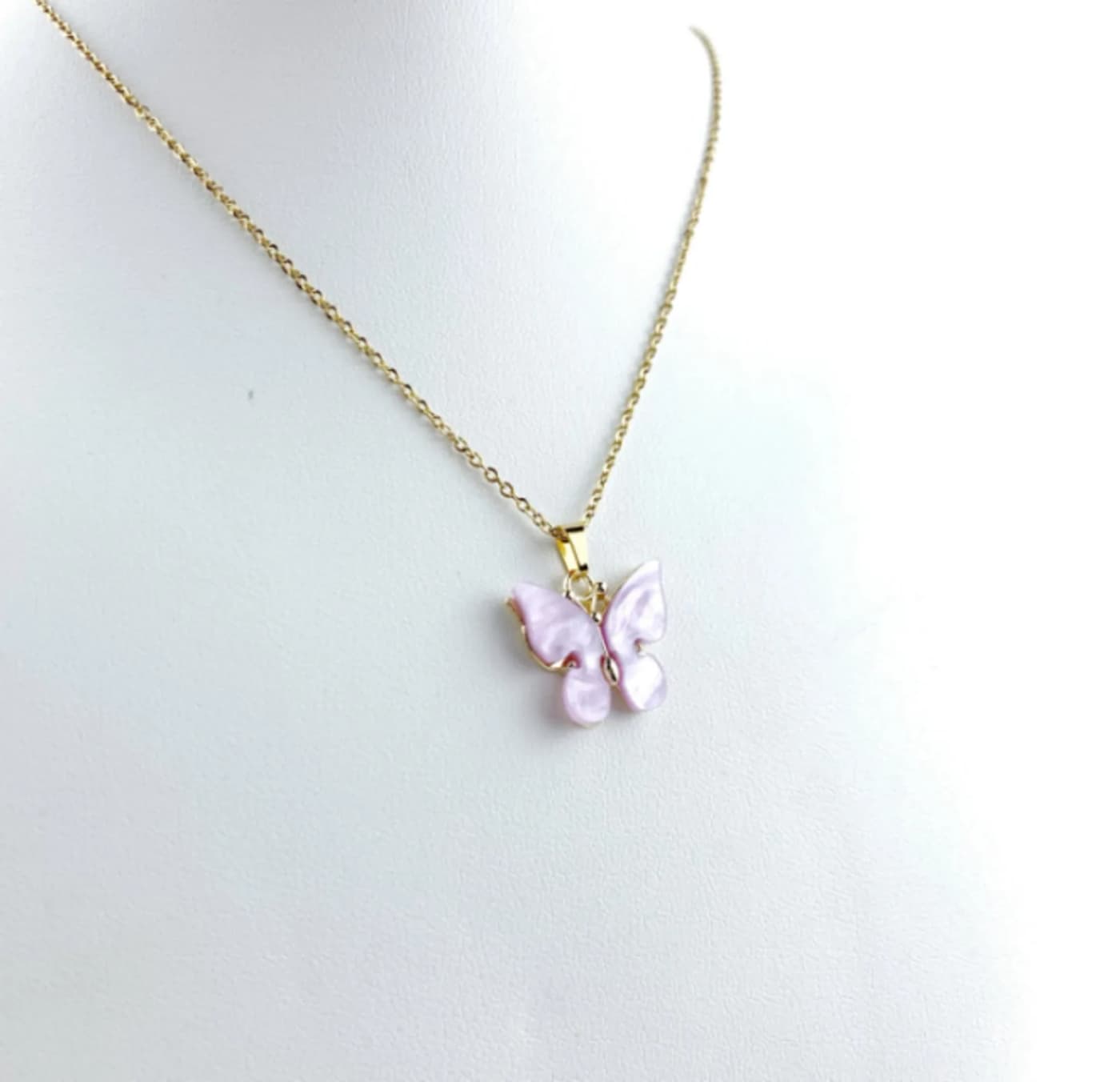collar de mariposa do0