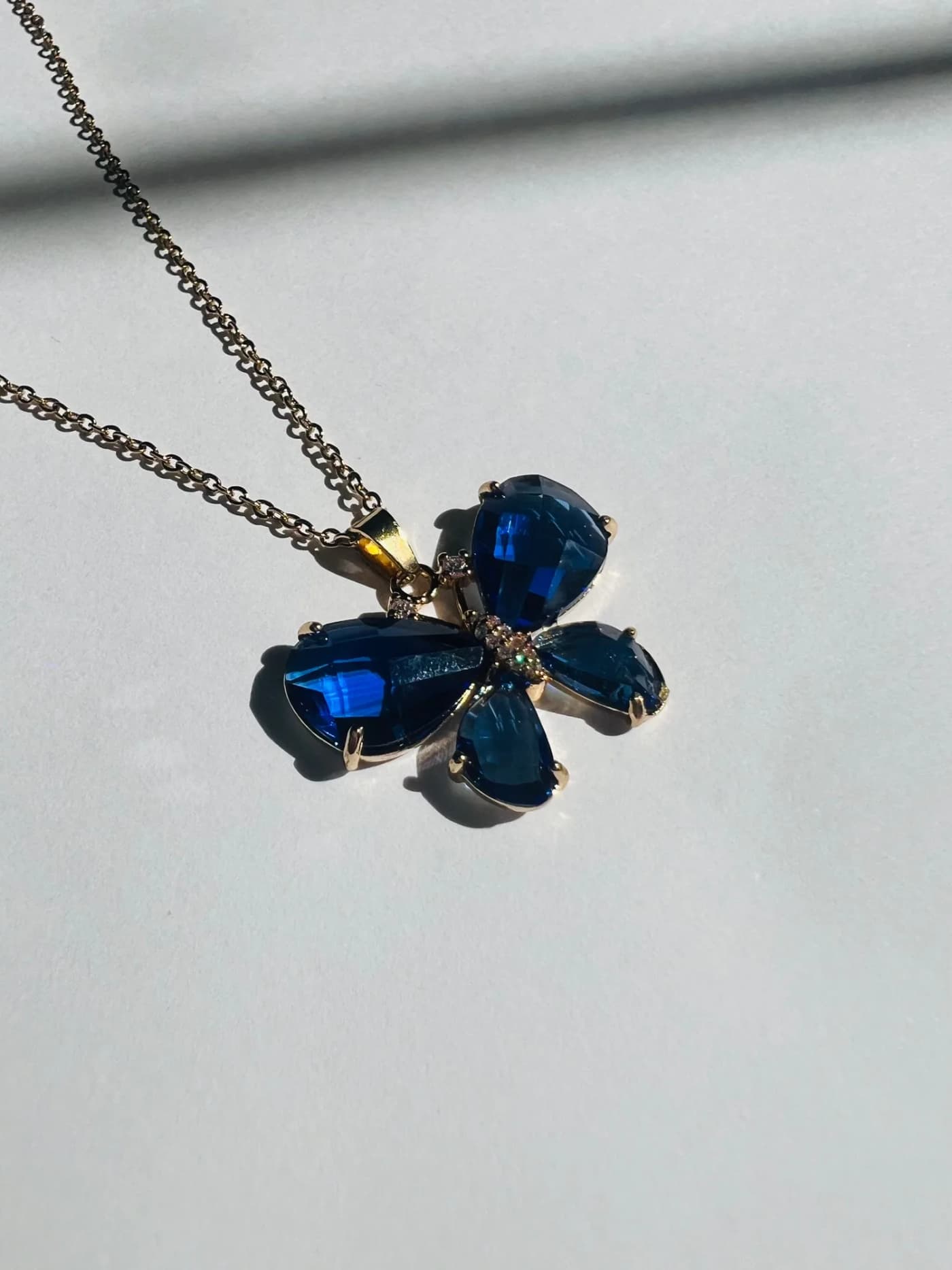 collar de mariposa do