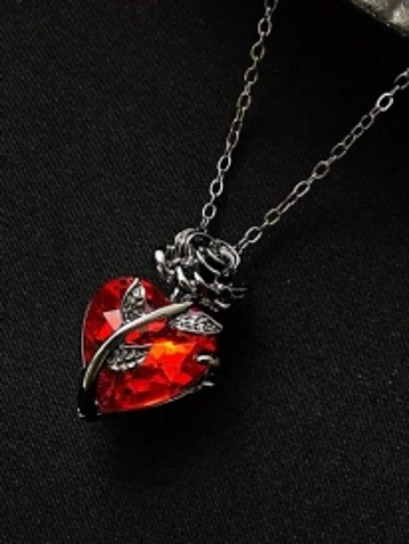 collar con flor dorado