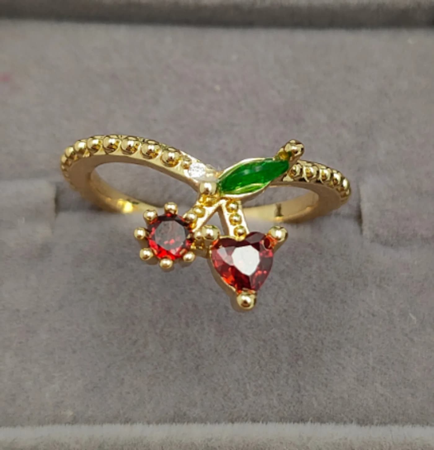 anillo dorado ajustable