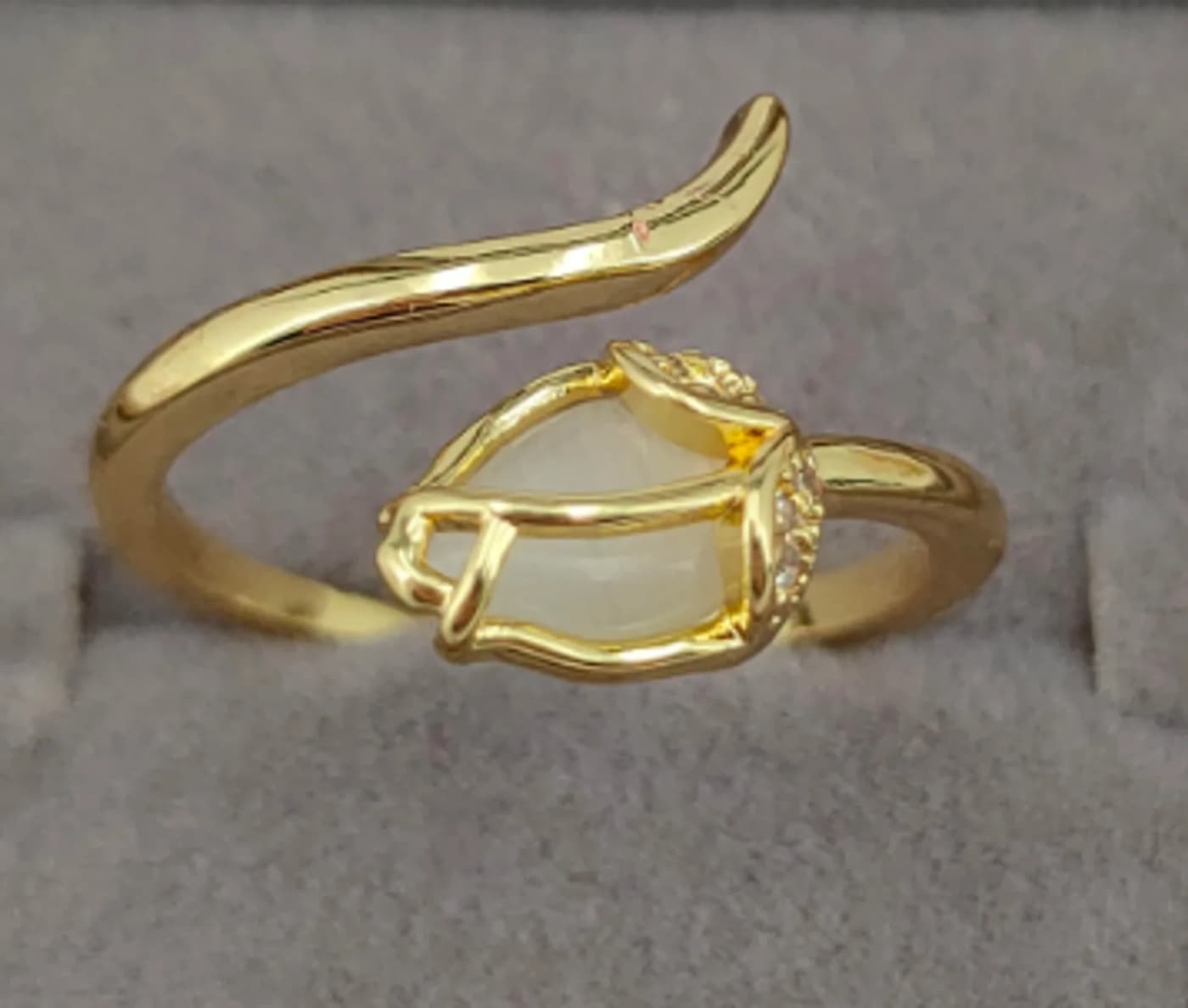 anillo dorado  ajustable