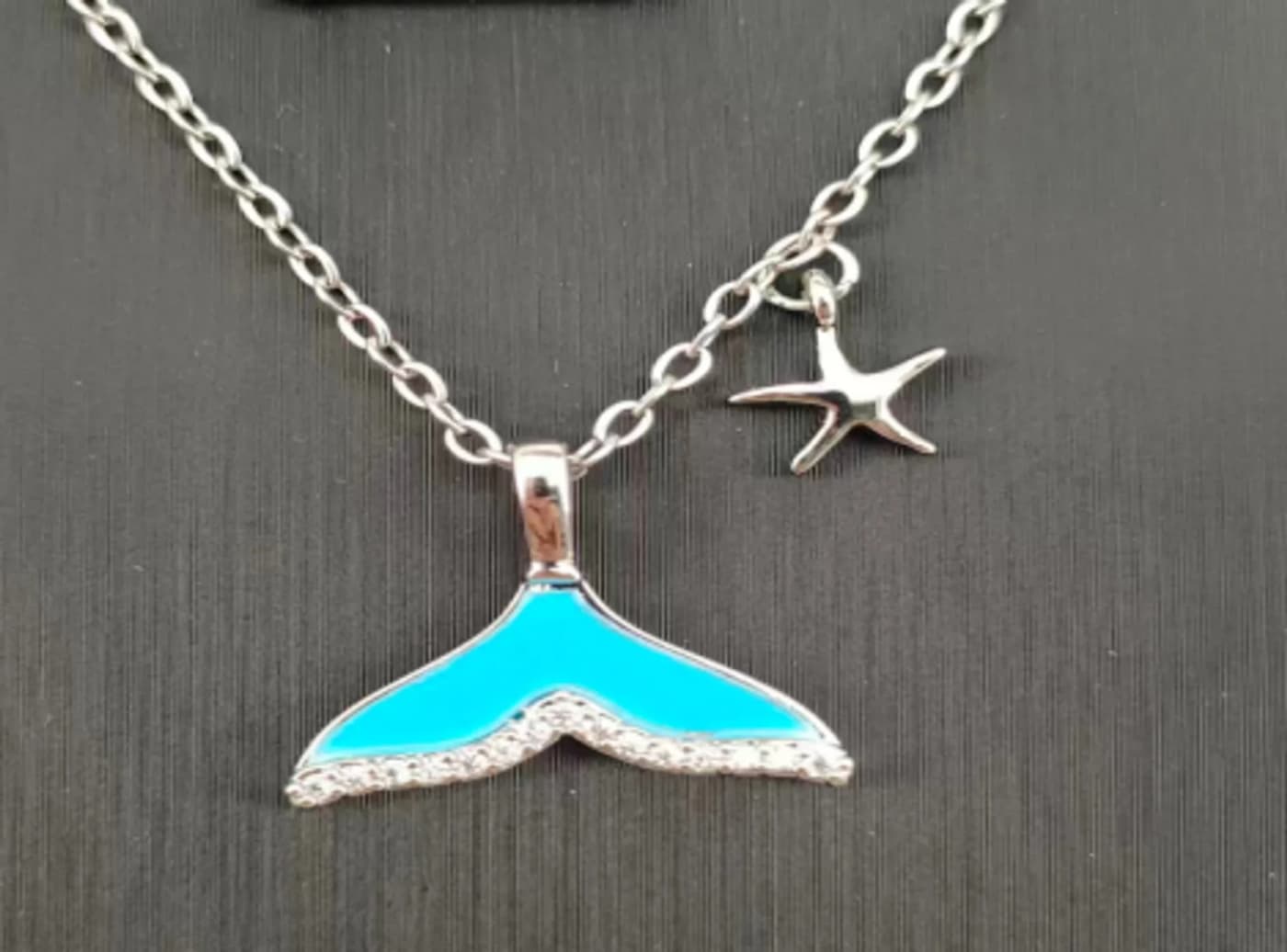 collar con monito p