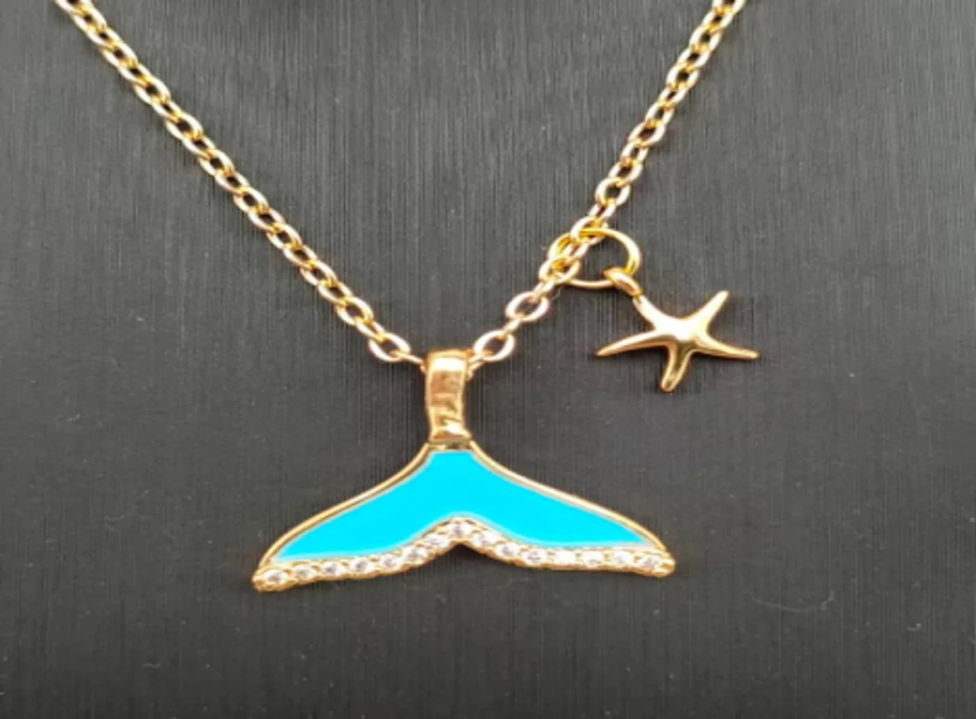 collar con monito do