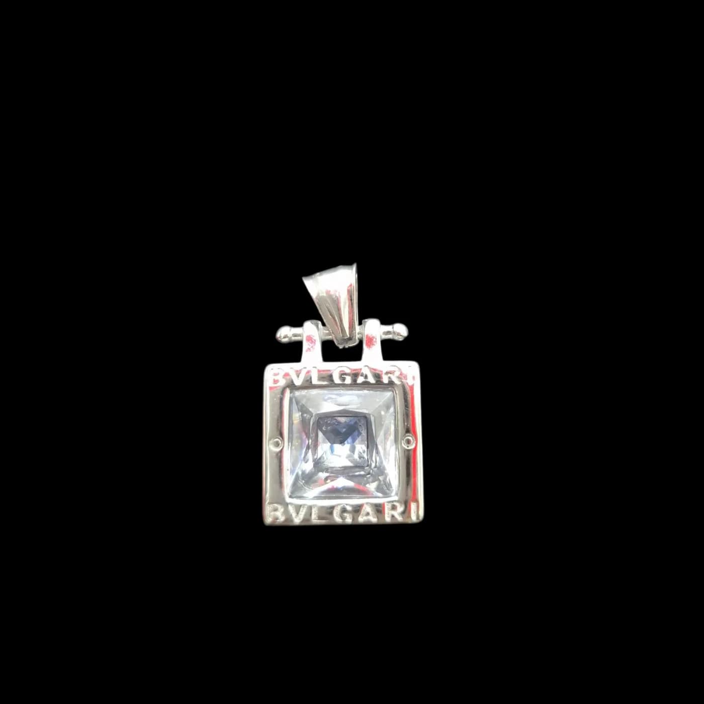 dije de bulgari p 1.9*1.9 blanco