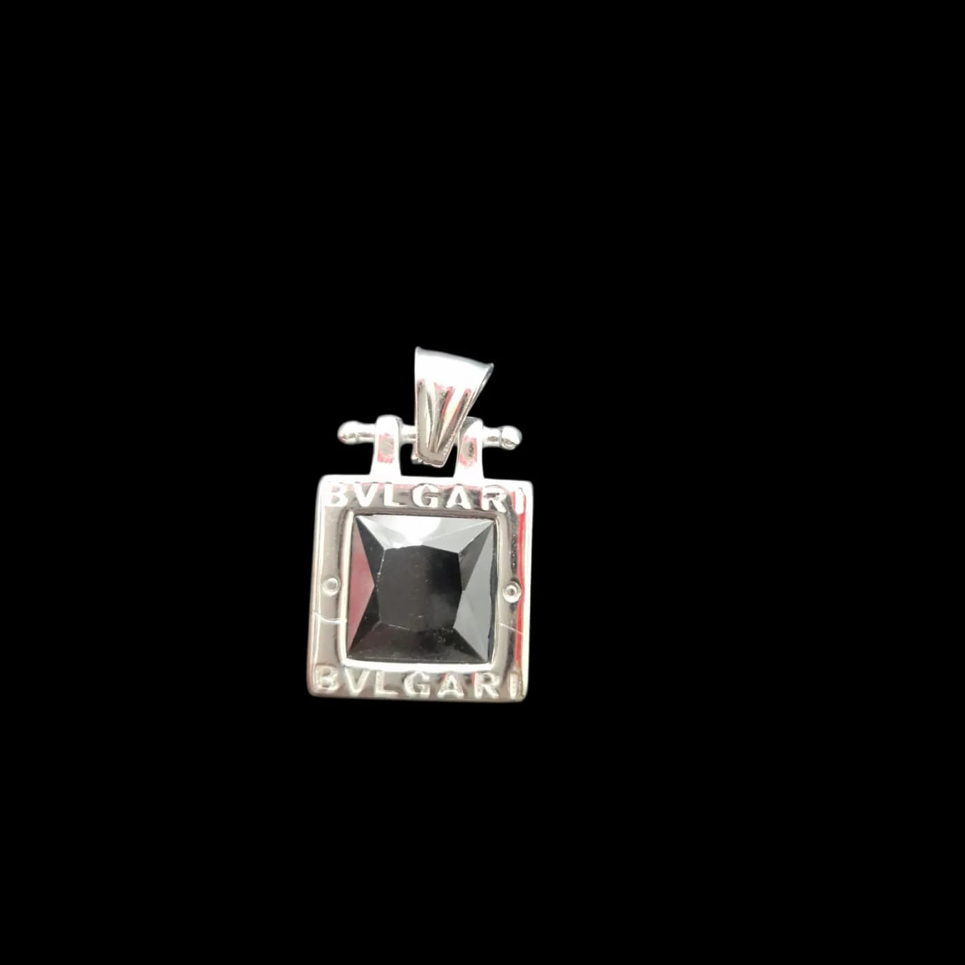 dije de bulgari p 1.9*1.9 negro