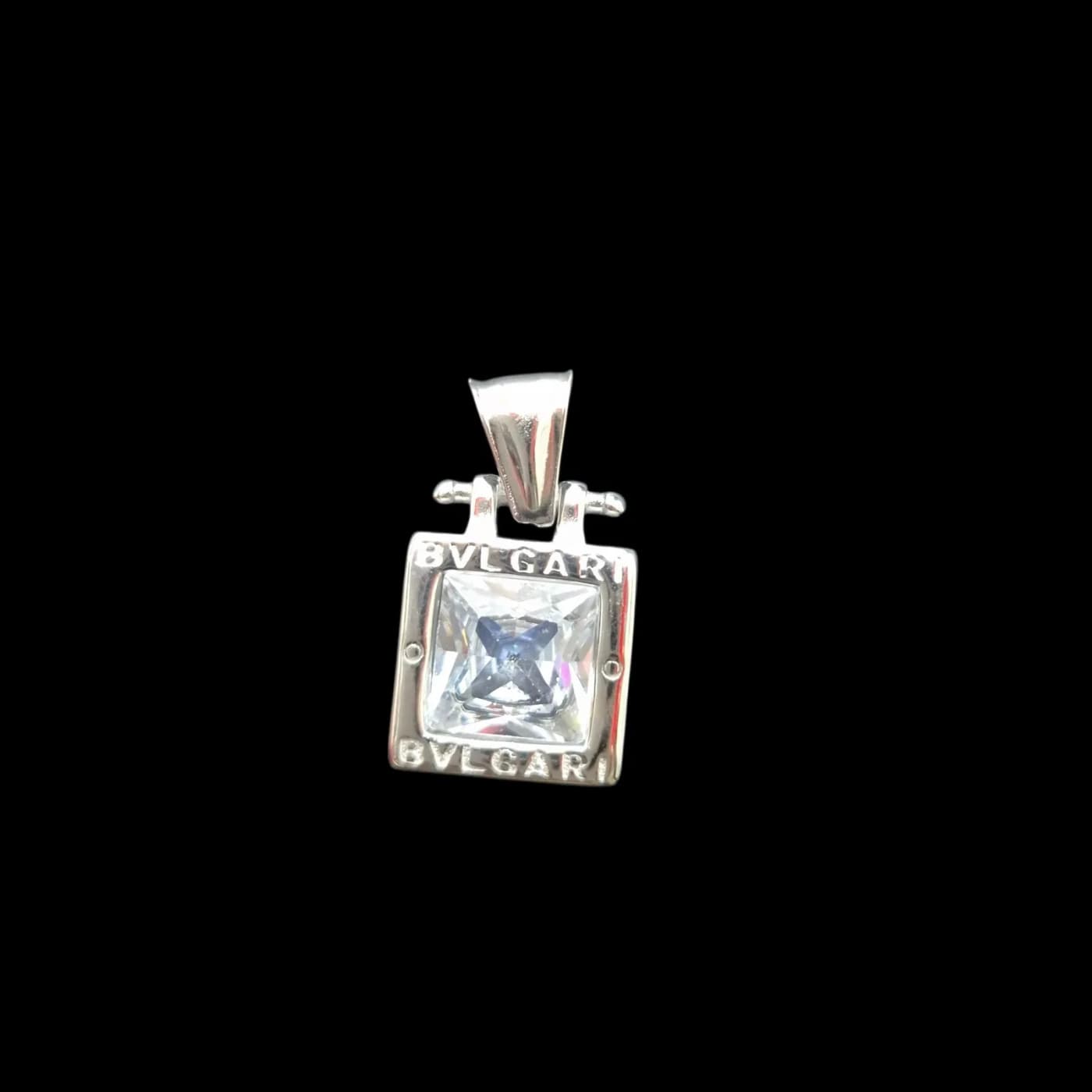 dije de bulgari p 1.5*1.5 blanco
