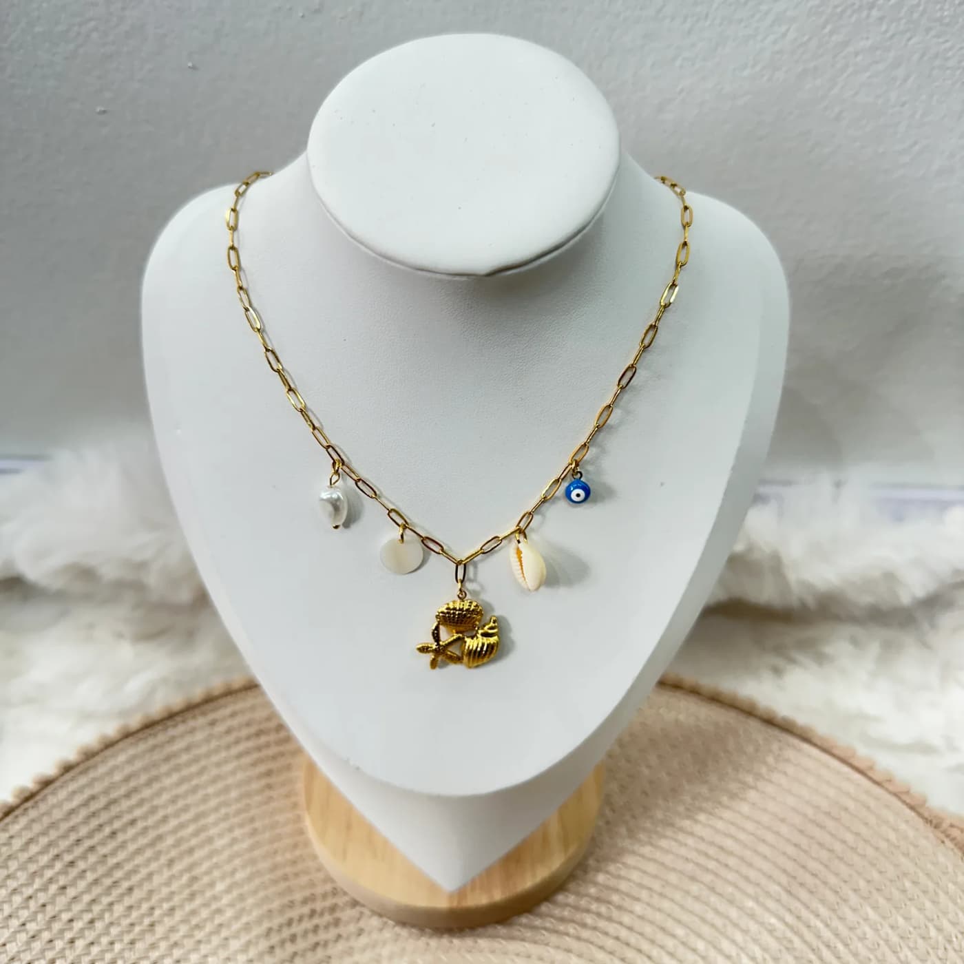 Collar con dijes de mar