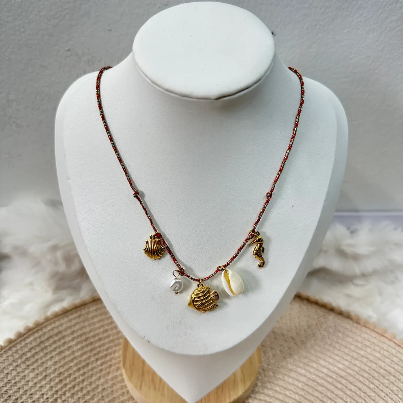 Collar con dijes de mar