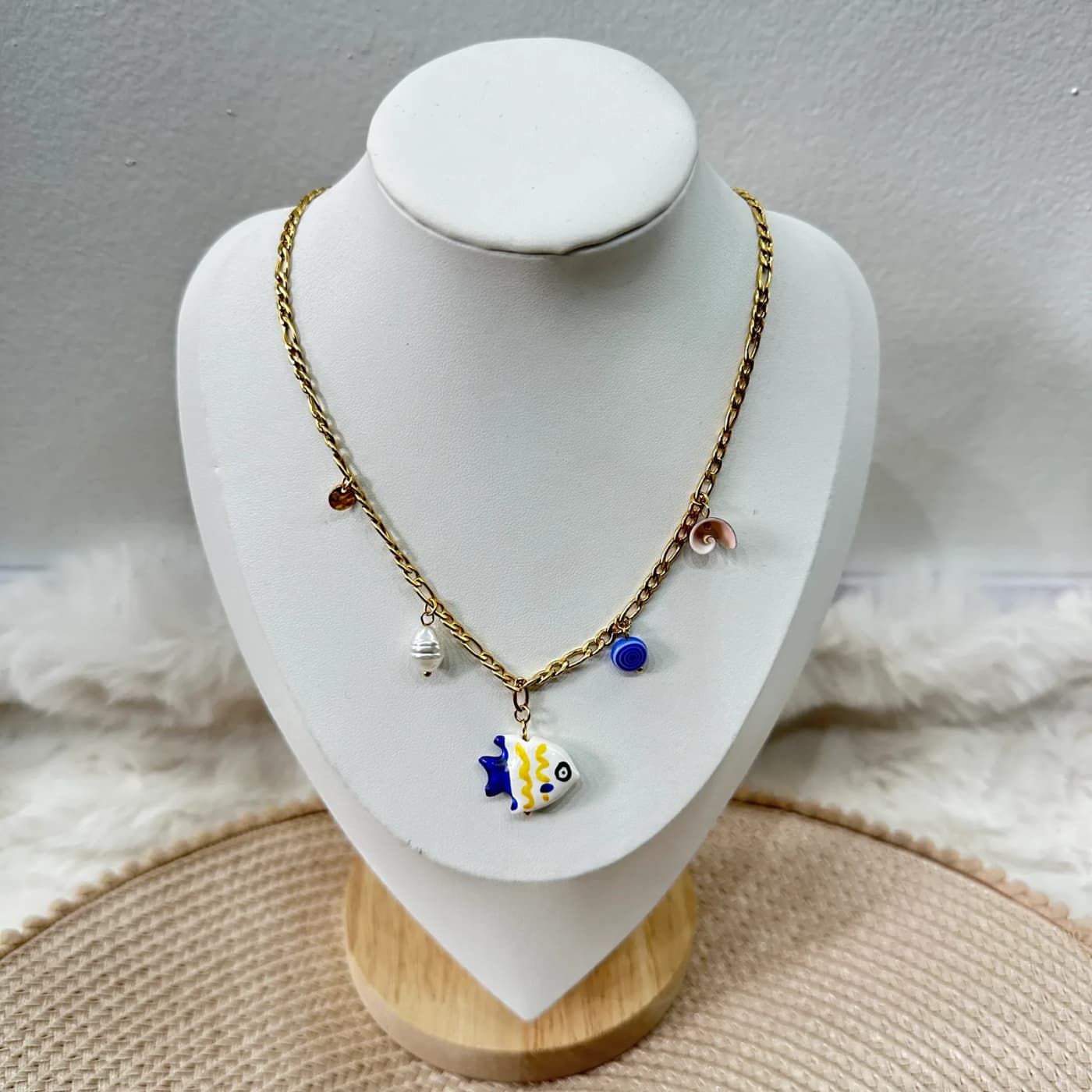 Collar con dijes de mar