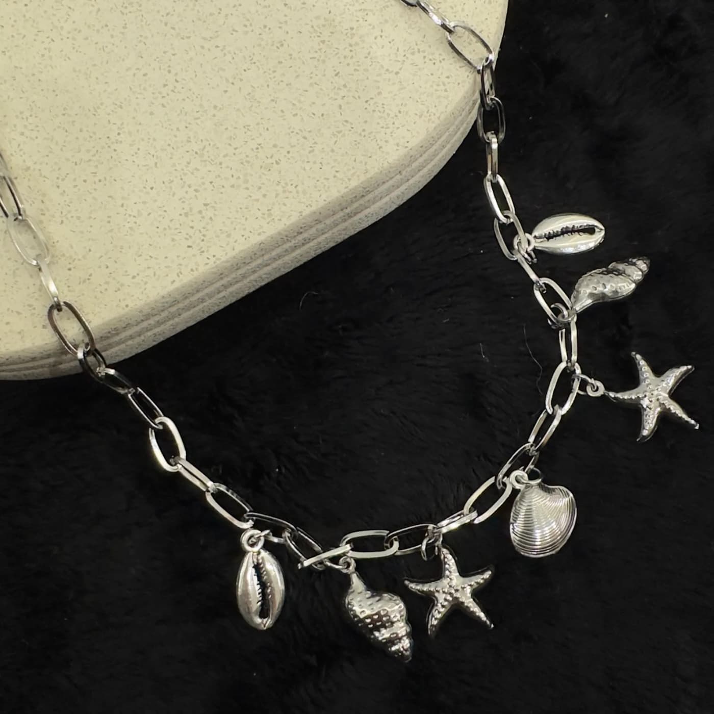 Collar con dijes de mar