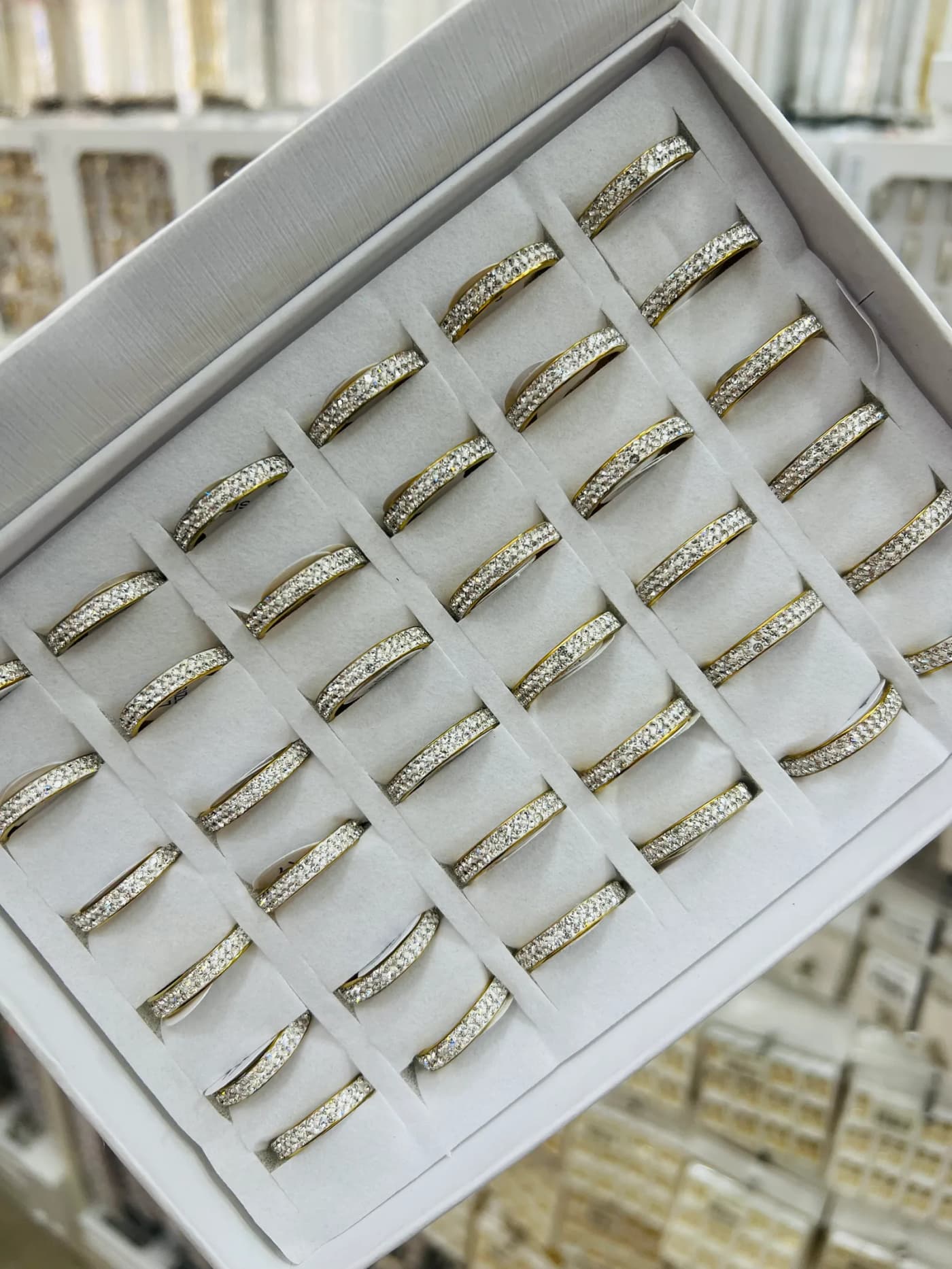 Anillo en caja